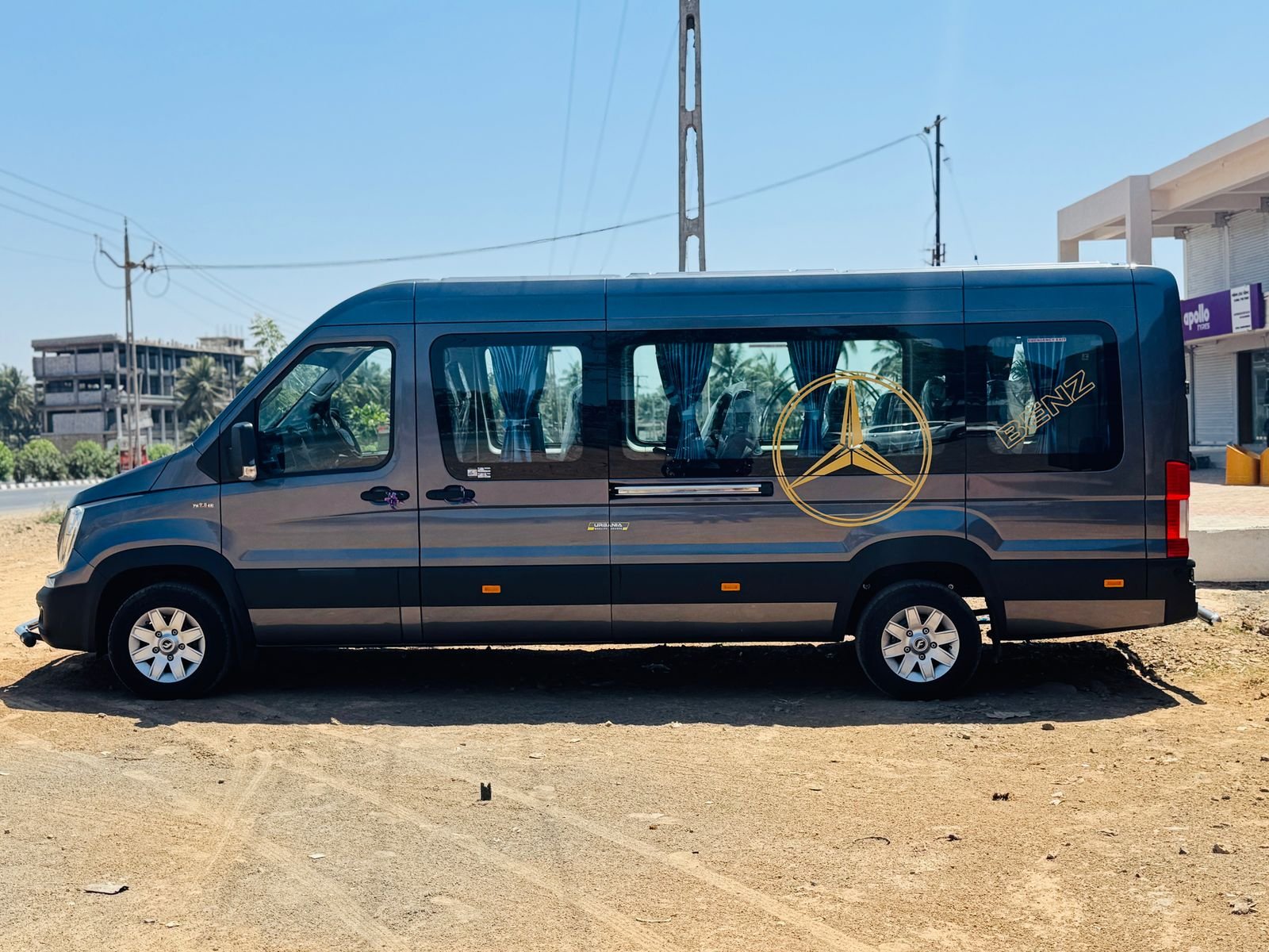 Somnath Tempo Traveller 6